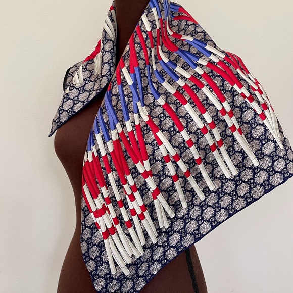 New Gucci Scarf Logo GG Print Club WEB Blue Silk Wrap with Gucci Gift Box - Picture 6 of 13